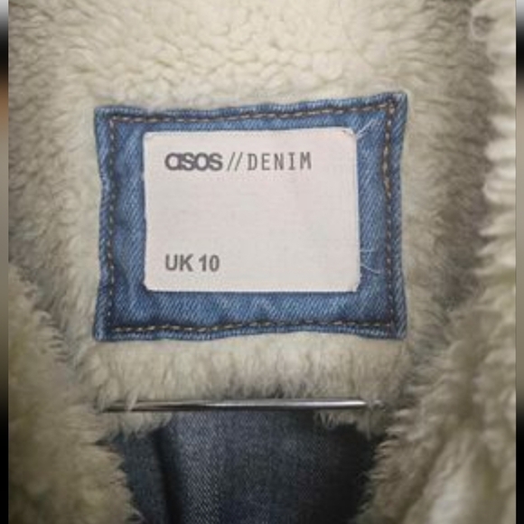 ASOS  DESIGN Denim Jacket with Borg collar size 6 - Picture 8 of 14